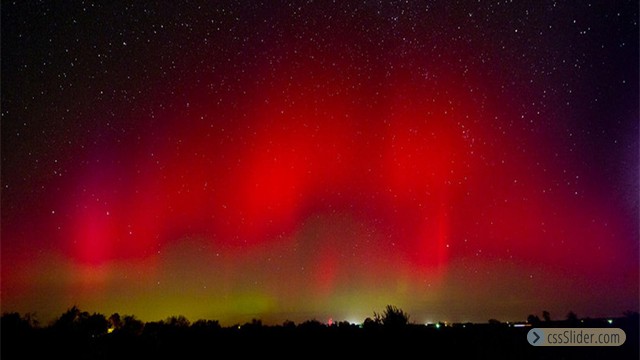 amazing_northern_lights_over_michigan